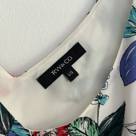 Floral Sleeveless RW&co. Blouse with V-Neck | size L - Picture 3 of 4